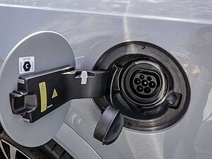Volvo  2.0 Plus Bright Recharge Plug-In Hybrid AWD