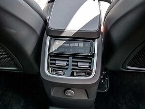 Volvo  T8 Ultra Dark Plug-In Hybrid AWD