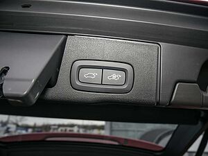 Volvo  2.0 Ultra Dark Recharge Plug-In Hybrid AWD