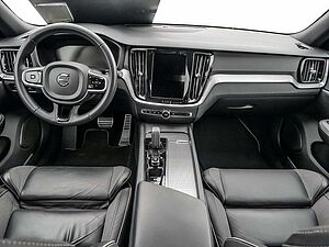 Volvo  B4 R-Design KLIMA PDC SHZ KAMERA NAVI LED