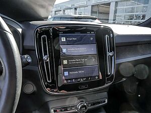 Volvo  Core Recharge Pure Electric AWD SHZ LED
