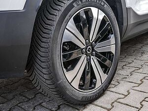 Volvo  Core Recharge Pure Electric AWD SHZ LED