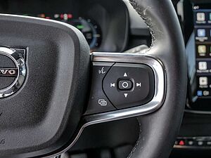 Volvo  Core Recharge Pure Electric AWD SHZ LED