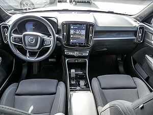 Volvo  Core Recharge Pure Electric AWD SHZ LED