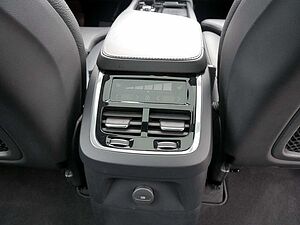 Volvo  T8 Plus Dark Recharge Plug-In Hybrid AWD