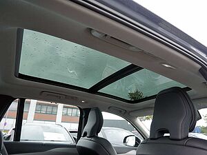 Volvo  T8 Plus Dark Recharge Plug-In Hybrid AWD