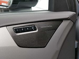 Volvo  T8 Plus Dark Recharge Plug-In Hybrid AWD