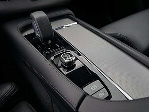 Volvo  T8 Plus Dark Recharge Plug-In Hybrid AWD