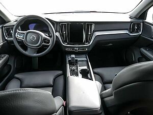 Volvo  B4 Plus Dark MEMORY PDC SHZ KAMERA LED