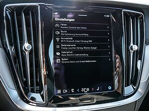 Volvo  B4 Plus Dark KAMERA H/K HGSD STANDHZ LED