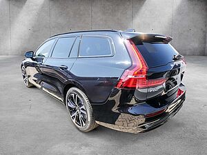 Volvo  B4 Plus Dark KAMERA H/K HGSD STANDHZ LED