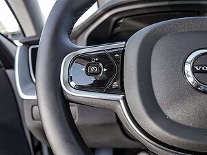 Volvo  2.0 Plus Dark Recharge Plug-In Hybrid AWD