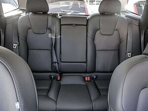 Volvo  2.0 Plus Dark Recharge Plug-In Hybrid AWD