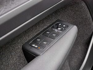 Volvo  Plus Recharge Pure Electric 2WD ACC LED