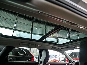 Volvo  Kombi 2.0 Ultimate Bright H/K ACC HUD LED