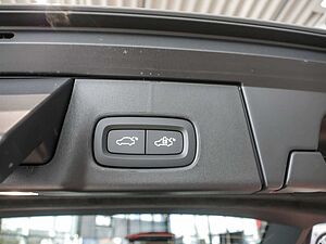 Volvo  Kombi 2.0 Ultimate Bright H/K ACC HUD LED