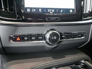 Volvo  Kombi 2.0 Ultimate Bright H/K ACC HUD LED