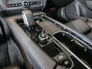 Volvo  Kombi 2.0 Ultimate Bright H/K ACC HUD LED