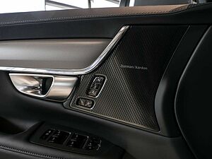Volvo  Kombi 2.0 Ultimate Bright H/K ACC HUD LED