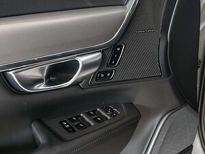 Volvo  Kombi 2.0 Ultimate Bright H/K ACC HUD LED