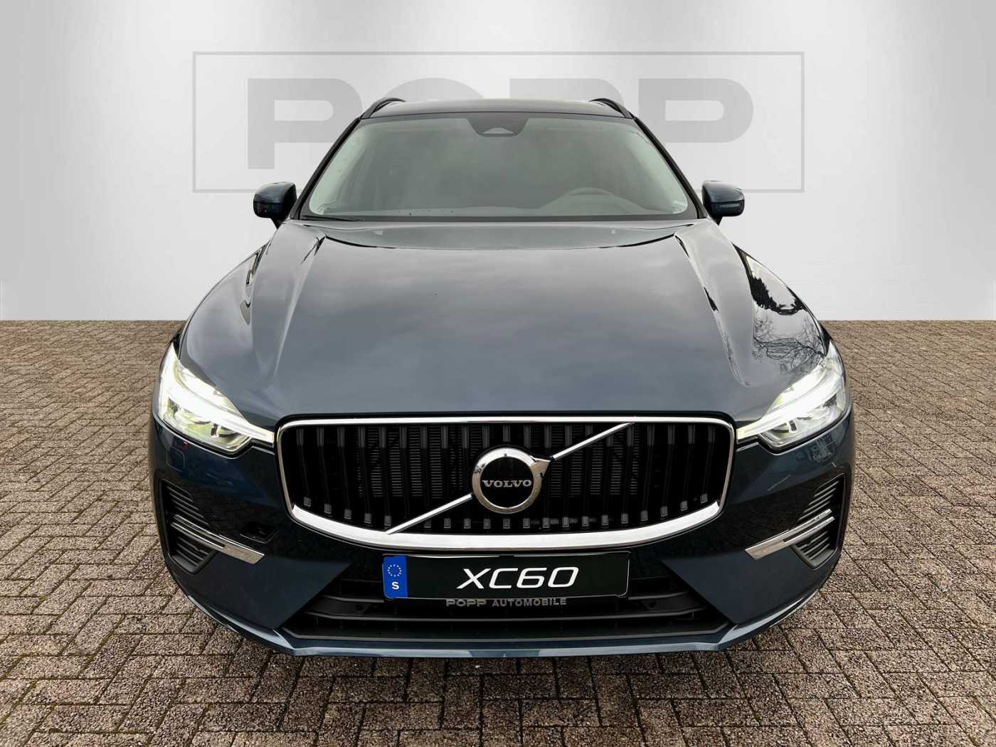 Volvo  B4 FWD Core 4xSHZ ACC BLIS LHZ LED NAV STHZ