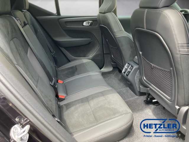 Volvo  XC40 Plus, B3 Mild-Hybrid, Benzin, Dark