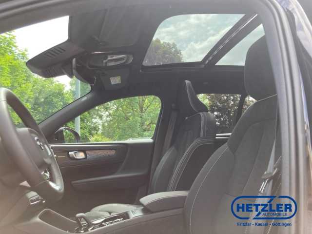 Volvo  XC40 Plus, B3 Mild-Hybrid, Benzin, Dark