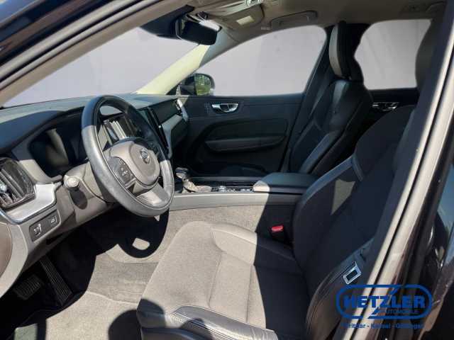 Volvo  XC60 Momentum Pro, D4