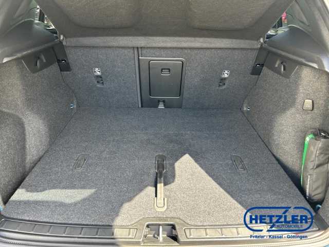 Volvo  XC40 Ultra, B4 Mild-Hybrid, Benzin, Dark
