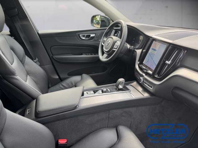 Volvo  XC60 Plus, B4 AWD Mild-Hybrid, Diesel, Dark