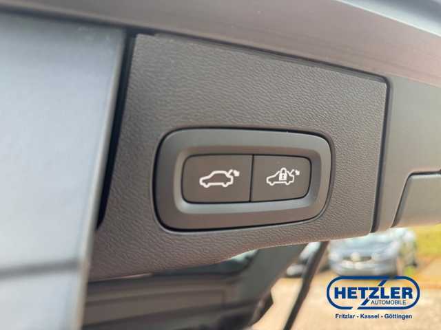 Volvo  XC60 Plus, B4 AWD Mild-Hybrid, Diesel, Dark