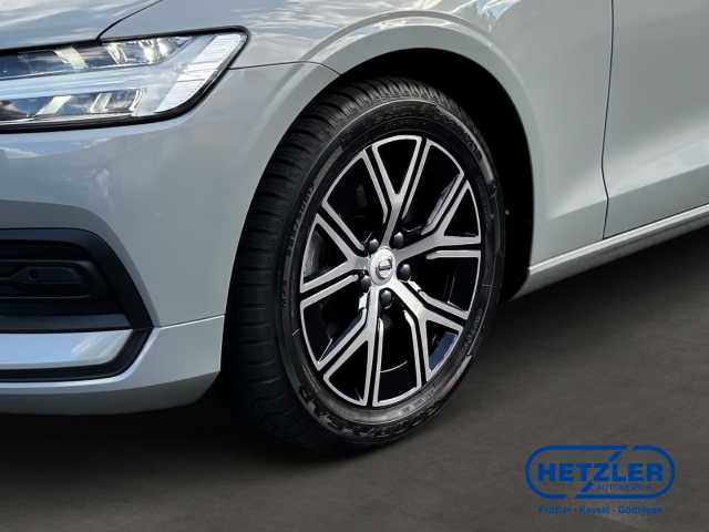 Volvo  V60 Core, B4 Mild-Hybrid, Benzin