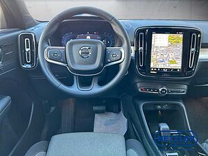 Volvo  XC40 Plus, B4 Mild-Hybrid, Benzin, Dark
