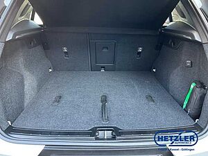 Volvo  XC40 Plus, B4 Mild-Hybrid, Benzin, Dark