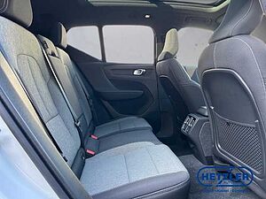 Volvo  XC40 Plus, B4 Mild-Hybrid, Benzin, Dark