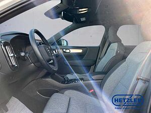 Volvo  XC40 Plus, B4 Mild-Hybrid, Benzin, Dark