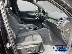 Volvo  XC40 Plus, B3 Mild-Hybrid, Benzin, Dark