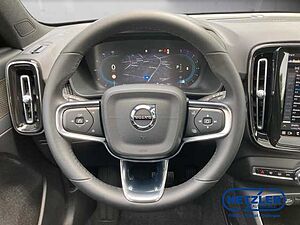Volvo  XC40 Plus, B3 Mild-Hybrid, Benzin, Dark