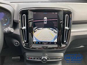 Volvo  XC40 Plus, B3 Mild-Hybrid, Benzin, Dark
