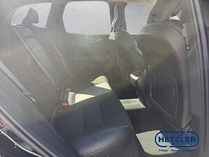 Volvo  XC60 Momentum Pro, D4