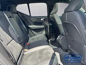 Volvo  XC40 Ultra, B4 Mild-Hybrid, Benzin, Dark