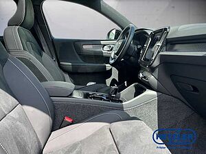 Volvo  XC40 Ultra, B4 Mild-Hybrid, Benzin, Dark
