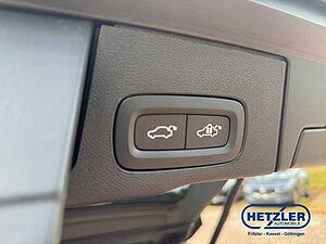 Volvo  XC60 Plus, B4 AWD Mild-Hybrid, Diesel, Dark