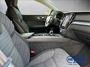 Volvo  V60 Core, B4 Mild-Hybrid, Benzin