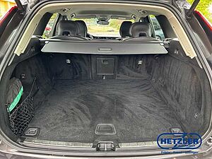 Volvo  XC60 Momentum Pro, B4 AWD Mild-Hybrid Diesel