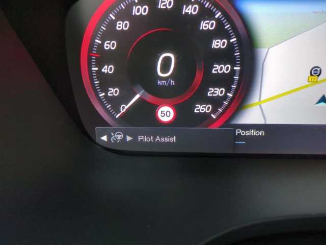 Volvo  XC60 Recharge R-Design, T8 AWD Plug-in Hybrid