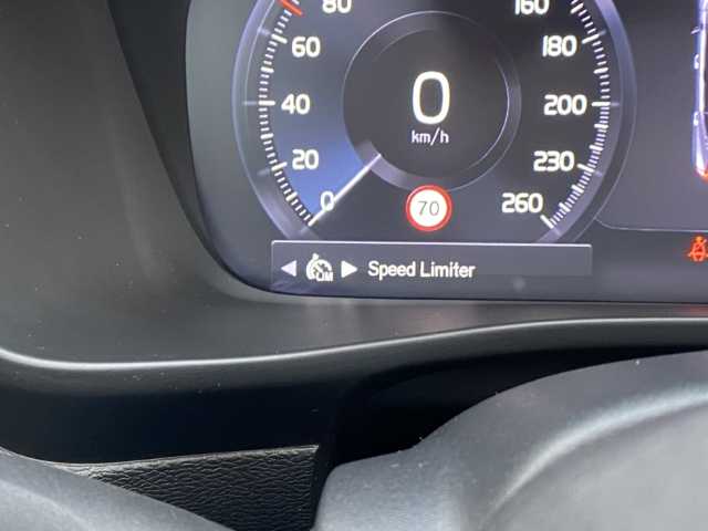 Volvo  XC40 Recharge R-Design, T5 Plug-in Hybrid