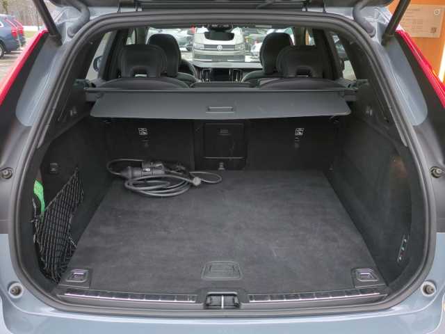 Volvo  XC60 Recharge R-Design, T8 AWD Plug-in Hybrid