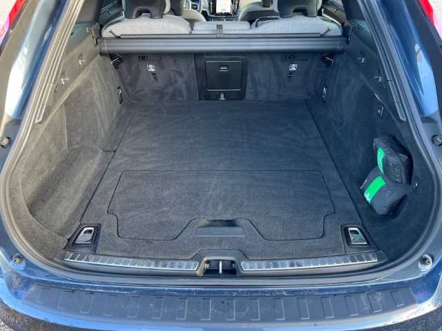 Volvo  V90 Recharge Ultimate, T8 AWD Plug-in Hybrid, Elektrisch/Benzin, Dark