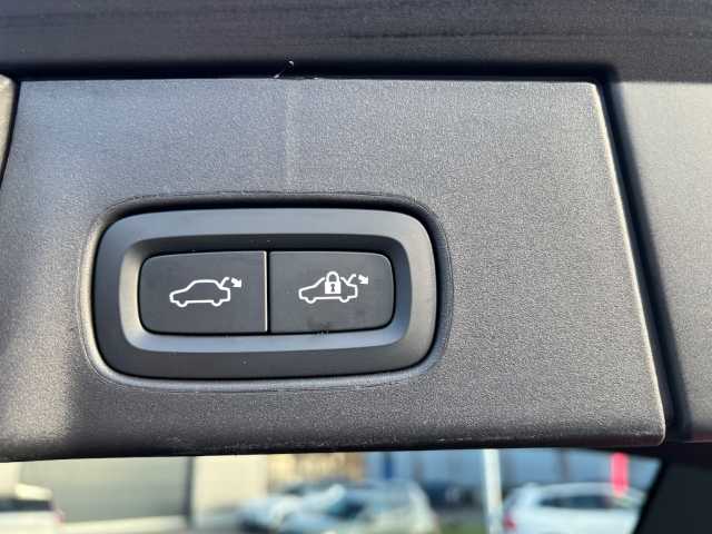 Volvo  V90 Recharge Ultimate, T8 AWD Plug-in Hybrid, Elektrisch/Benzin, Dark